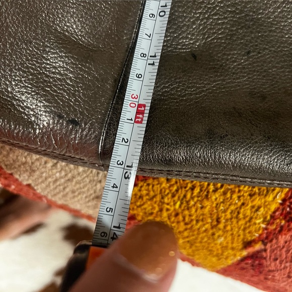 Large Metallic Distressed Fossil purse - Picture 2 of 4